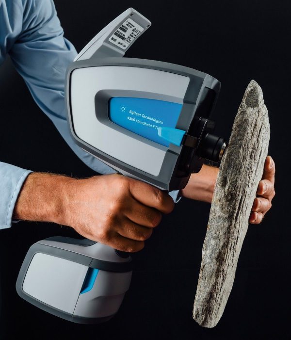 4300 Handheld FTIR Agilent 2 32bed1235ef91cf28a99ffa164bafa7c