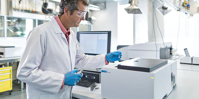 اسپکتروفتومتر